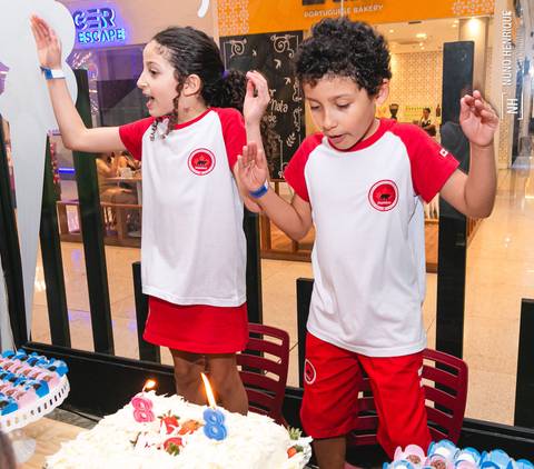 Festa infantil dos irmãos Valentina e Pedro no Urban Motion Morumbi com os amigos e colegas da escola Mapple Bear.'