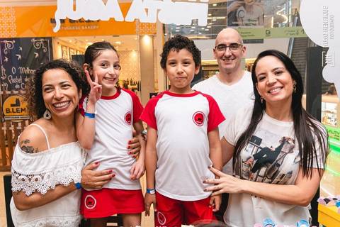 Festa infantil dos irmãos Valentina e Pedro no Urban Motion Morumbi com os amigos e colegas da escola Mapple Bear.'
