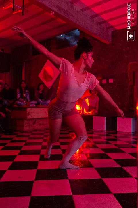 Fotos do espetáculo de dança contemporânea