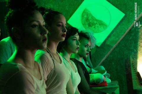 Fotos do espetáculo de dança contemporânea