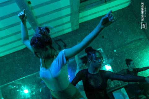 Fotos do espetáculo de dança contemporânea