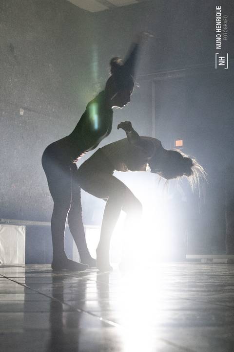 Fotos do espetáculo de dança contemporânea