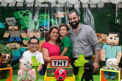 Fotos da festa infantil de 5 anos do Ian no Buffet Além d'Alegria Prime, na zona leste de São Paulo.'