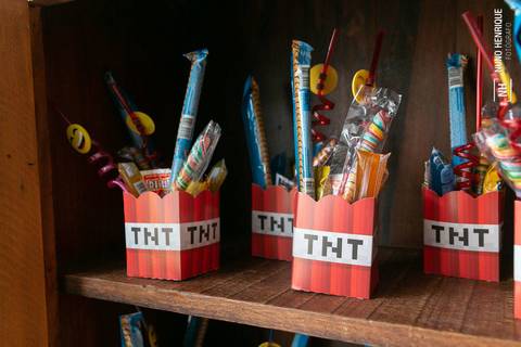 Fotos da festa infantil de 5 anos do Ian no Buffet Além d'Alegria Prime, na zona leste de São Paulo.'