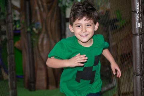 Fotos da festa infantil de 5 anos do Ian no Buffet Além d'Alegria Prime, na zona leste de São Paulo.'