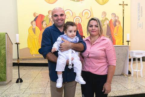 Cerimônia de batismo do João Lucas realizada na Igreja do Sagrado Coração de Jesus, zona sul de São Paulo.'