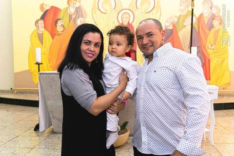 Cerimônia de batismo do Theo realizada na Igreja do Sagrado Coração de Jesus, zona sul de São Paulo.'