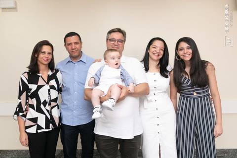 Cerimônia de batizado do Pedro Mendes realizada na Paróquia Nossa Senhora da Esperança, no bairro de Moema em São Paulo.'