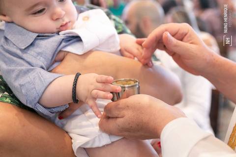Cerimônia de batizado do Pedro Mendes realizada na Paróquia Nossa Senhora da Esperança, no bairro de Moema em São Paulo.'