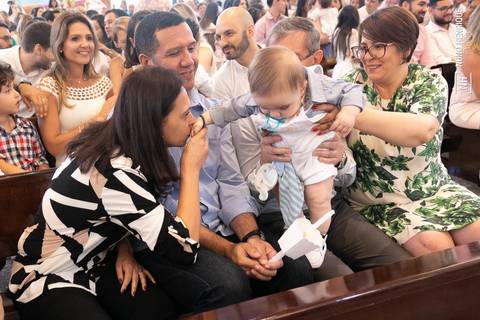 Cerimônia de batizado do Pedro Mendes realizada na Paróquia Nossa Senhora da Esperança, no bairro de Moema em São Paulo.'