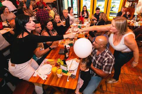 Festa de aniversário de 30 anos da Luciane realizado no Quintal do Espeto, no bairro da Vila Mariana em São Paulo.'