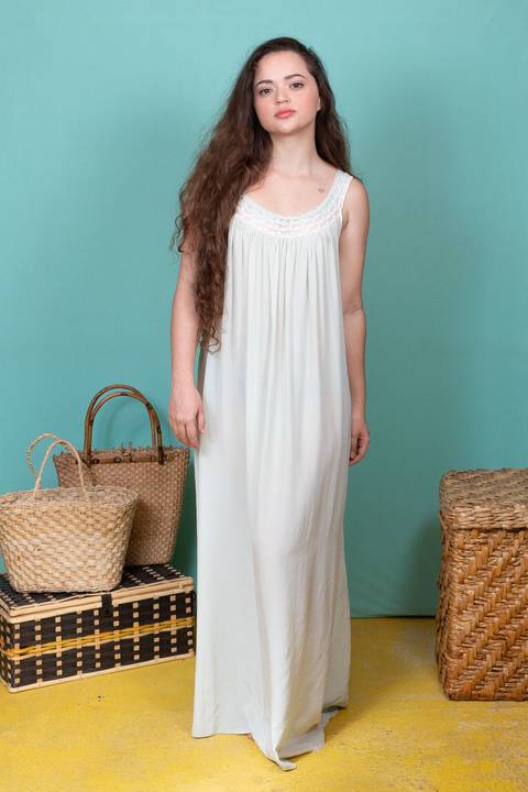 Ensaio de lookbook para divulgação de novos garimpos do Devant Vintage Brechó, localizado na zona oeste de São Paulo.'