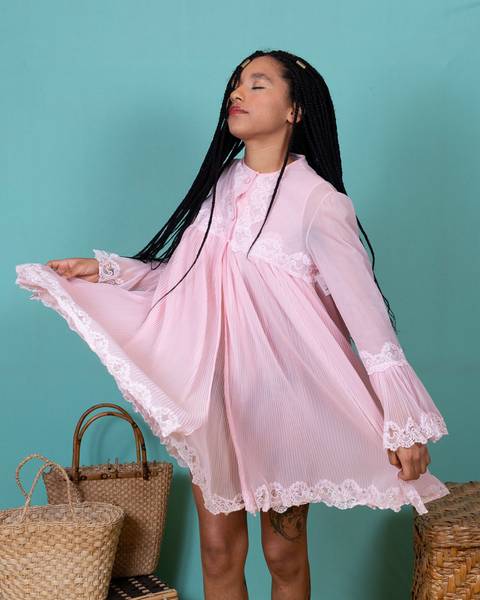 Ensaio de lookbook para divulgação de novos garimpos do Devant Vintage Brechó, localizado na zona oeste de São Paulo.'