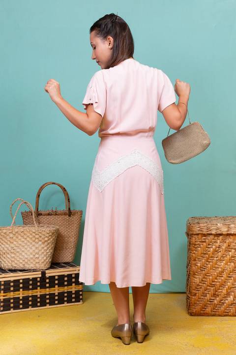 Ensaio de lookbook para divulgação de novos garimpos do Devant Vintage Brechó, localizado na zona oeste de São Paulo.'