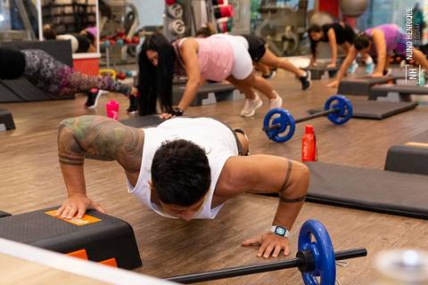 Aula de Cross HIIT na academia Inova, dentro do Shopping Praça da Moça em Diadema.'