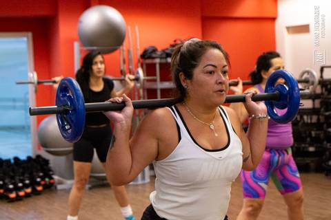Aula de Cross HIIT na academia Inova, dentro do Shopping Praça da Moça em Diadema.'