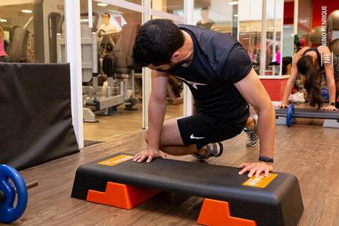 Aula de Cross HIIT na academia Inova, dentro do Shopping Praça da Moça em Diadema.'