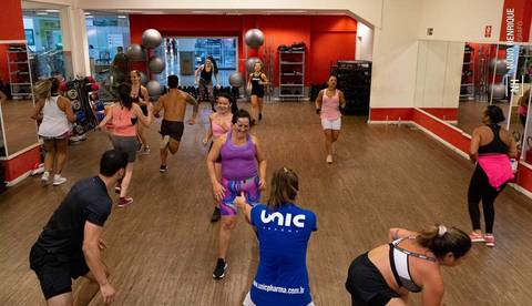 Aula de Cross HIIT na academia Inova, dentro do Shopping Praça da Moça em Diadema.'