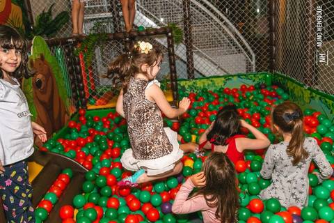 Aniversário infantil da Beatriz com tema Turma da Mônica realizado no Buffet Kid Recanto Santana'