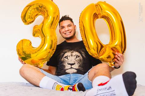 Ensaio fotográfico com o David Lima feito em casa para celebrar seus 30 anos de vida!'