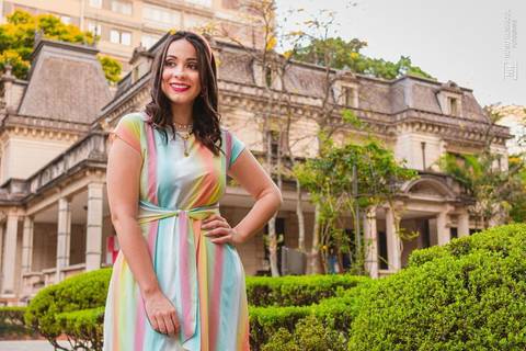 Ensaio fotográfico com a Dalete Furigo na Casa das Rosas, em São Paulo.'