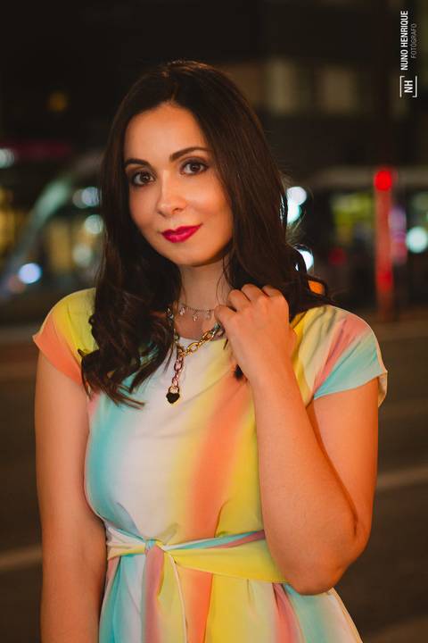 Ensaio fotográfico com a Dalete Furigo na avenida Paulista, em São Paulo.'