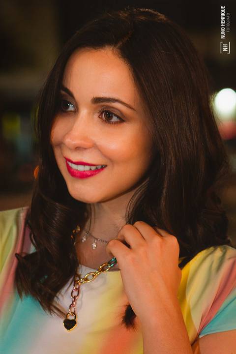 Ensaio fotográfico com a Dalete Furigo na avenida Paulista, em São Paulo.'