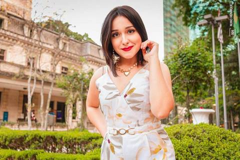 Ensaio fotográfico com a Cinthia Furigo na Casa das Rosas, em São Paulo.'