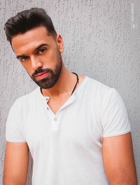 Ensaio com o modelo Thiago Oliveira na Rua Oscar Freire em São Paulo.'