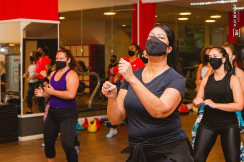 Aula de Fit Dance na Academia Inova Diadema, dentro do Shopping Praça da Moça.'