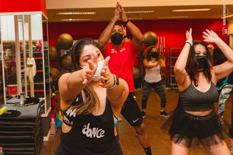 Aula de Fit Dance na Academia Inova Diadema, dentro do Shopping Praça da Moça.'