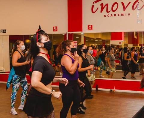 Aula de Fit Dance na Academia Inova Diadema, dentro do Shopping Praça da Moça.'