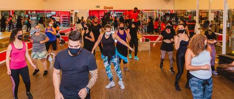 Aula de Fit Dance na Academia Inova Diadema, dentro do Shopping Praça da Moça.'