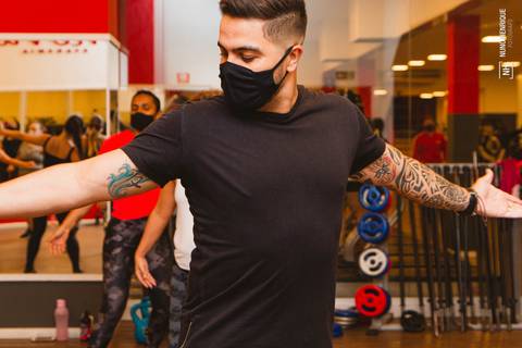 Aula de Fit Dance na Academia Inova Diadema, dentro do Shopping Praça da Moça.'
