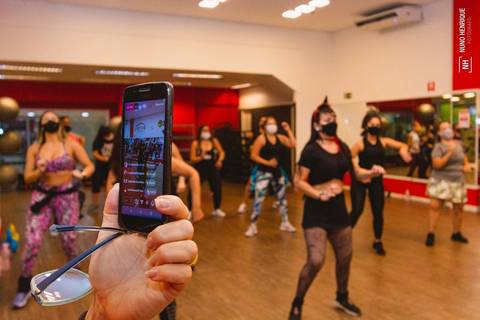 Aula de Fit Dance na Academia Inova Diadema, dentro do Shopping Praça da Moça.'