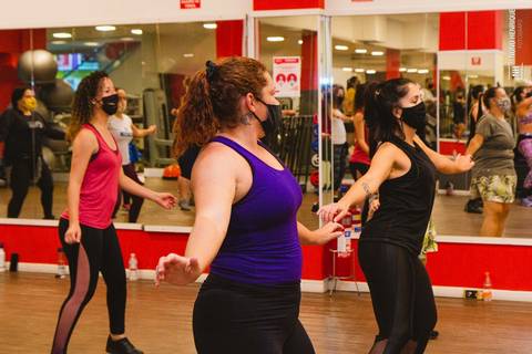 Aula de Fit Dance na Academia Inova Diadema, dentro do Shopping Praça da Moça.'