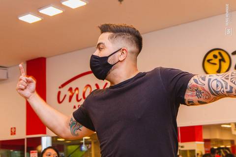 Aula de Fit Dance na Academia Inova Diadema, dentro do Shopping Praça da Moça.'