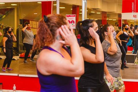 Aula de Fit Dance na Academia Inova Diadema, dentro do Shopping Praça da Moça.'