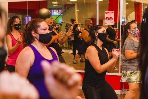 Aula de Fit Dance na Academia Inova Diadema, dentro do Shopping Praça da Moça.'