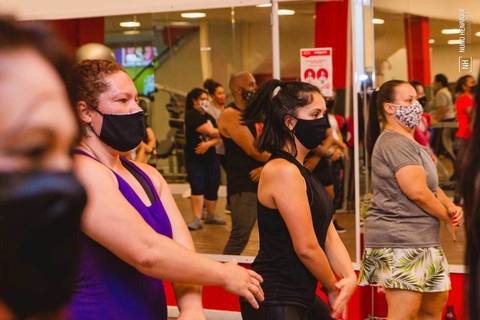 Aula de Fit Dance na Academia Inova Diadema, dentro do Shopping Praça da Moça.'