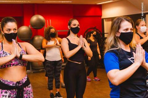 Aula de Fit Dance na Academia Inova Diadema, dentro do Shopping Praça da Moça.'