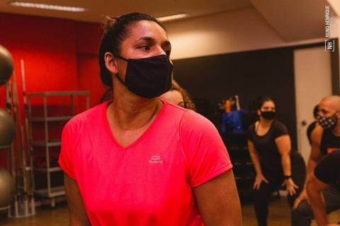 Aula de Fit Dance na Academia Inova Diadema, dentro do Shopping Praça da Moça.'