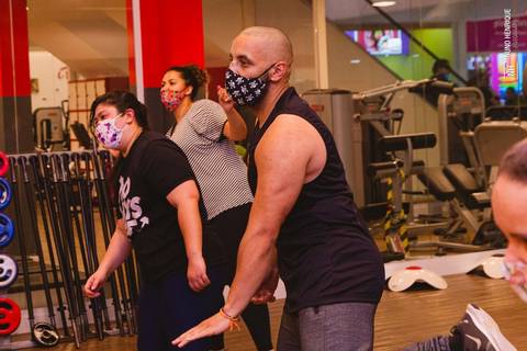 Aula de Fit Dance na Academia Inova Diadema, dentro do Shopping Praça da Moça.'