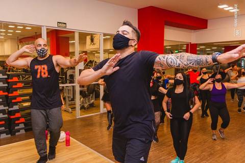 Aula de Fit Dance na Academia Inova Diadema, dentro do Shopping Praça da Moça.'