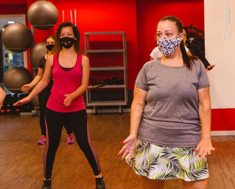 Aula de Fit Dance na Academia Inova Diadema, dentro do Shopping Praça da Moça.'