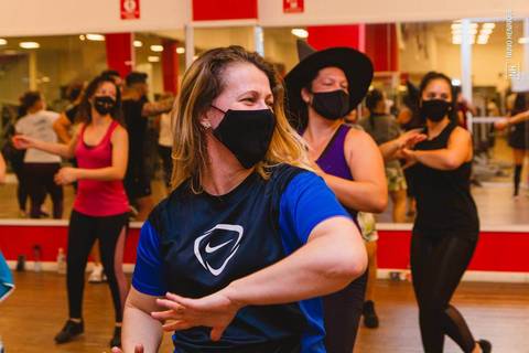 Aula de Fit Dance na Academia Inova Diadema, dentro do Shopping Praça da Moça.'