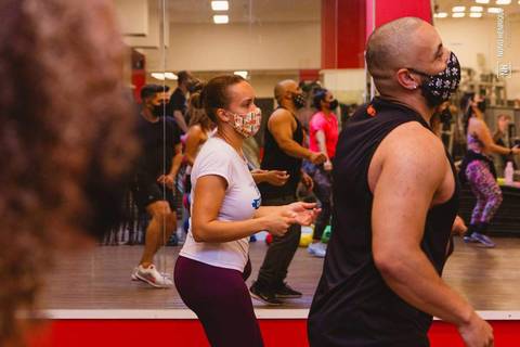 Aula de Fit Dance na Academia Inova Diadema, dentro do Shopping Praça da Moça.'