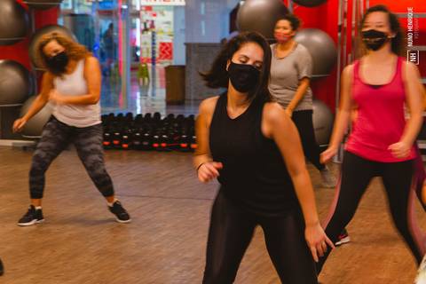 Aula de Fit Dance na Academia Inova Diadema, dentro do Shopping Praça da Moça.'