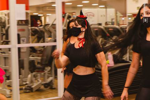 Aula de Fit Dance na Academia Inova Diadema, dentro do Shopping Praça da Moça.'