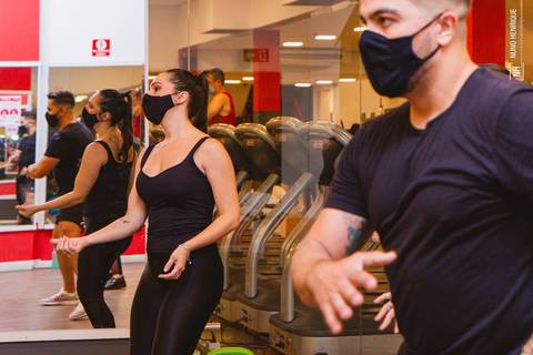 Aula de Fit Dance na Academia Inova Diadema, dentro do Shopping Praça da Moça.'